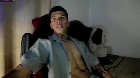 Snapshot of baby_gio chatting on 11-30-25, 12:36 OF GxoXabs online show from 11-30-25, 12:36