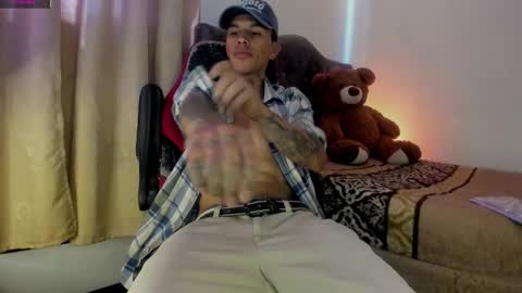 Snapshot of baby_gio chatting on 12-01-25, 01:05 OF GxoXabs online show from 12-01-25, 01:05