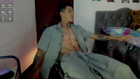 Snapshot of baby_gio chatting on 12-15-25, 11:25 OF GxoXabs online show from 12-15-25, 11:25