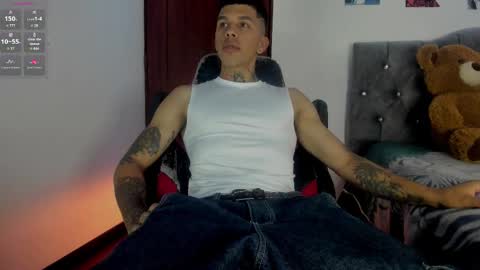Snapshot of baby_gio chatting on 12-17-25, 12:33 OF GxoXabs online show from 12-17-25, 12:33