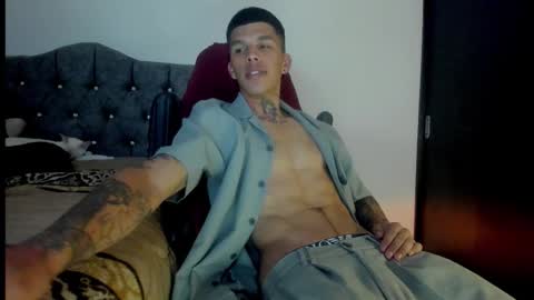 Snapshot of baby_gio chatting on 12-20-25, 10:50 OF GxoXabs online show from 12-20-25, 10:50