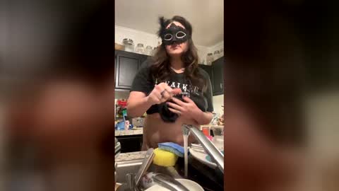 Snapshot of baby_girl_93 chatting on 12-14-25, 10:42 baby_girl_93 online show from 12-14-25, 10:42