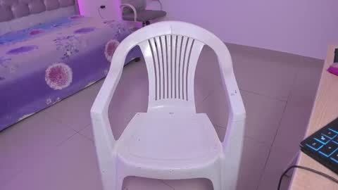 Snapshot of baby_glow01 chatting on 11-07-25, 01:00 baby_glow01 online show from 11-07-25, 01:00