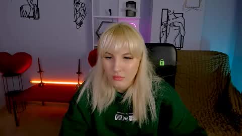 Snapshot of baby_hotte chatting on 01-15-26, 06:51 baby online show from 01-15-26, 06:51