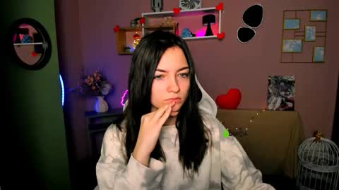 Snapshot of baby_hotte chatting on 02-12-26, 08:20 baby online show from 02-12-26, 08:20