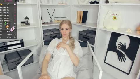 Emily online show from 02-19-25, 06:11