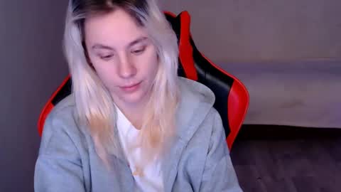 baby_kitte online show from 12-13-24, 11:50