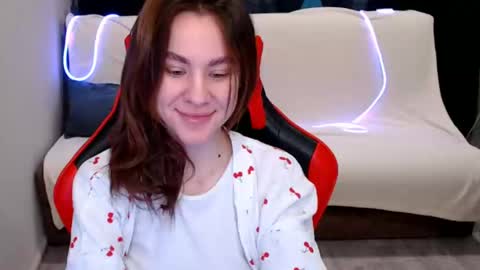 baby_kitte online show from 01-01-25, 04:39