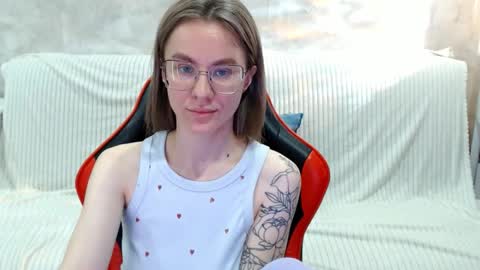 baby_kitte online show from 10-09-25, 04:32