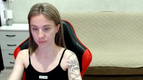 baby_kitte online show from 10-11-25, 09:52