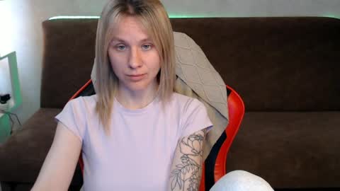 Snapshot of baby_kitte chatting on 05-11-26, 10:10 baby_kitte online show from 05-11-26, 10:10