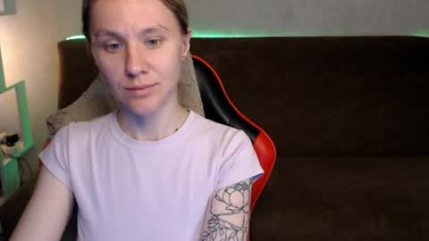 Snapshot of baby_kitte chatting on 05-11-26, 04:04 baby_kitte online show from 05-11-26, 04:04