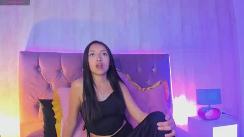 Snapshot of baby_moo chatting on 09-14-25, 03:27 Moon online show from 09-14-25, 03:27