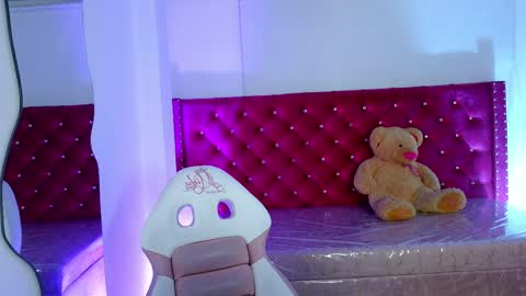 Nico online show from 03-25-26, 11:05