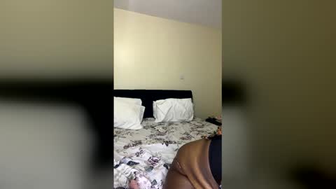 baby_nova online show from 04-28-26, 07:08