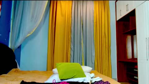 Snapshot of baby_petite1 chatting on 09-12-25, 01:28 Baby Petite online show from 09-12-25, 01:28