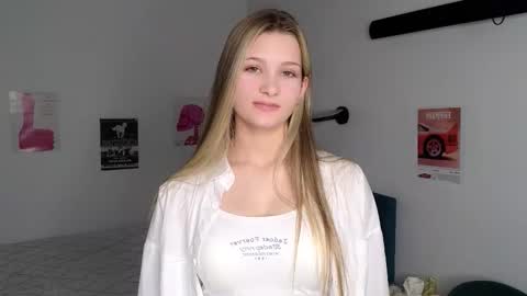 Snapshot of baby_ruth chatting on 09-17-25, 08:43 Ruth online show from 09-17-25, 08:43