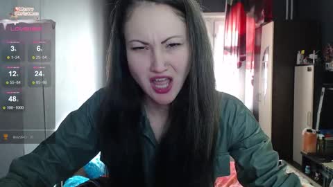 Ida and Kira online show from 10-15-25, 02:44