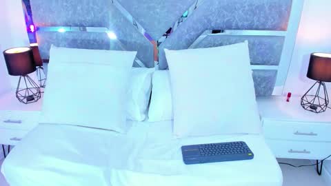 Snapshot of baby_sophie_ chatting on 10-18-25, 08:09 Sophie   online show from 10-18-25, 08:09