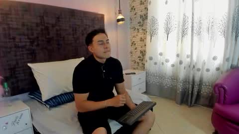 baby West online show from 03-08-26, 07:28