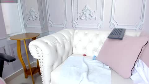 Snapshot of babyabril18 chatting on 03-07-25, 04:33 Karla online show from 03-07-25, 04:33