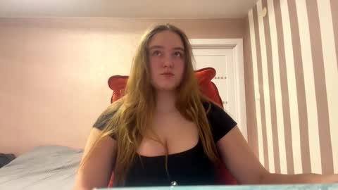 Snapshot of babyblissxx chatting on 01-13-26, 10:26 Katerina online show from 01-13-26, 10:26