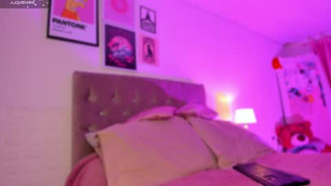 Snapshot of babychaos_ chatting on 05-17-26, 12:52 Mariana online show from 05-17-26, 12:52