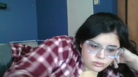 Snapshot of babyelle0 chatting on 12-08-24, 12:18 Your Highness Elle online show from 12-08-24, 12:18