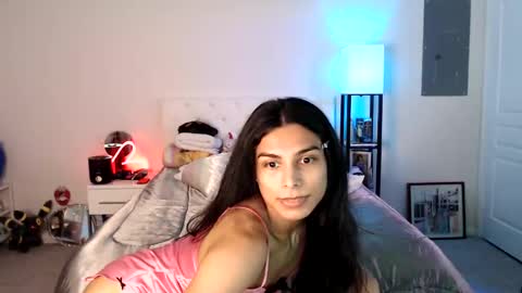 Snapshot of babyempathy chatting on 02-20-25, 06:28 akira online show from 02-20-25, 06:28