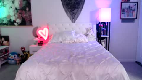 akira online show from 11-18-25, 06:18