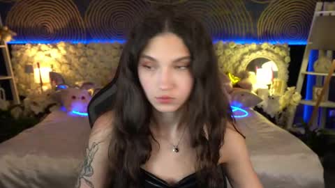 Snapshot of babyflowerr chatting on 05-25-26, 06:58 Sasha online show from 05-25-26, 06:58