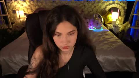 Snapshot of babyflowerr chatting on 06-07-26, 06:55 Sasha online show from 06-07-26, 06:55