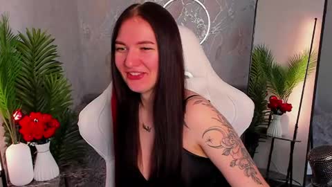 Sophia online show from 04-25-26, 01:19