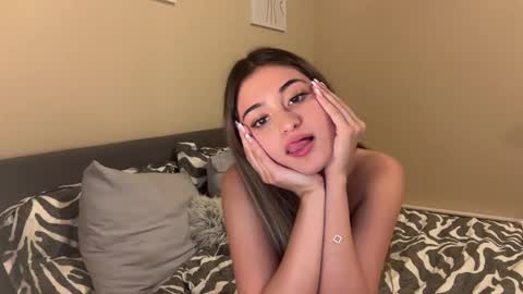 Mia online show from 01-24-25, 07:51