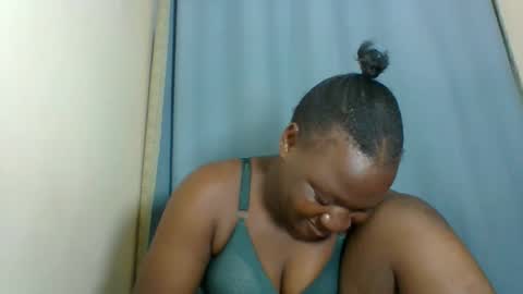 Snapshot of babymolly2 chatting on 11-04-25, 02:27 Rossy Kwekwe online show from 11-04-25, 02:27