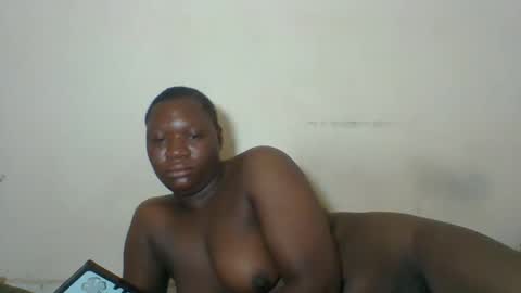 Snapshot of babymolly2 chatting on 02-01-26, 07:18 Rossy Kwekwe online show from 02-01-26, 07:18