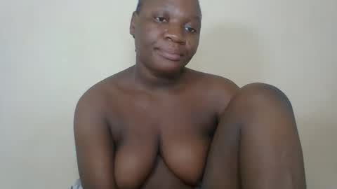 Snapshot of babymolly2 chatting on 02-10-26, 04:22 Rossy Kwekwe online show from 02-10-26, 04:22