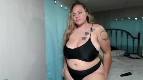 Snapshot of babymost chatting on 09-10-25, 03:01 Baby Most online show from 09-10-25, 03:01