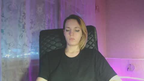 Snapshot of babymuro4ka chatting on 01-20-25, 02:43 Sonya online show from 01-20-25, 02:43