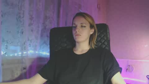 Snapshot of babymuro4ka chatting on 01-21-25, 12:15 Sonya online show from 01-21-25, 12:15