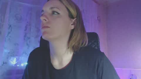 Snapshot of babymuro4ka chatting on 01-22-25, 04:02 Sonya online show from 01-22-25, 04:02