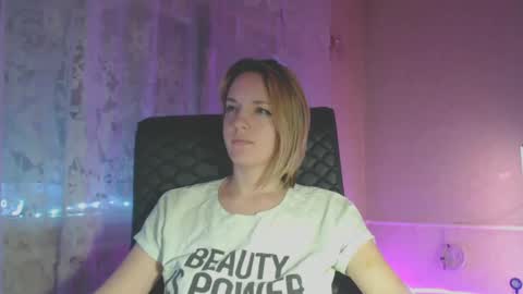 Snapshot of babymuro4ka chatting on 01-22-25, 10:37 Sonya online show from 01-22-25, 10:37