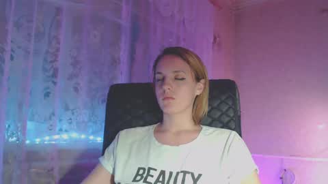 Snapshot of babymuro4ka chatting on 01-24-25, 04:37 Sonya online show from 01-24-25, 04:37