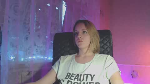 Snapshot of babymuro4ka chatting on 01-27-25, 05:14 Sonya online show from 01-27-25, 05:14