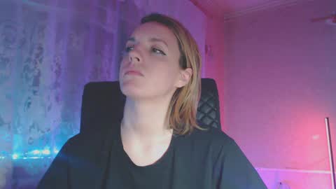 Snapshot of babymuro4ka chatting on 02-06-25, 12:43 Sonya online show from 02-06-25, 12:43