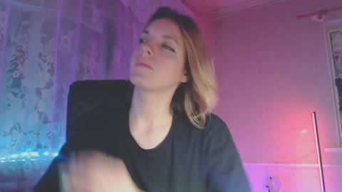 Snapshot of babymuro4ka chatting on 02-07-25, 01:15 Sonya online show from 02-07-25, 01:15