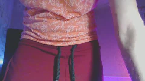 Snapshot of babymuro4ka chatting on 02-11-25, 08:10 Sonya online show from 02-11-25, 08:10