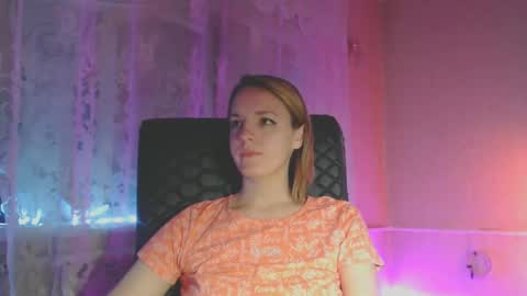 Snapshot of babymuro4ka chatting on 02-14-25, 07:23 Sonya online show from 02-14-25, 07:23