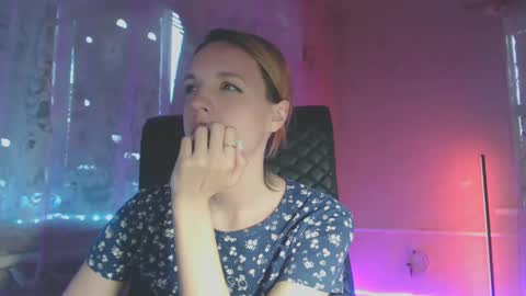 Snapshot of babymuro4ka chatting on 03-08-25, 04:01 Sonya online show from 03-08-25, 04:01