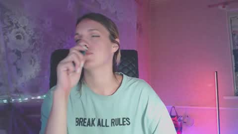 Snapshot of babymuro4ka chatting on 09-12-25, 01:06 Sonya online show from 09-12-25, 01:06